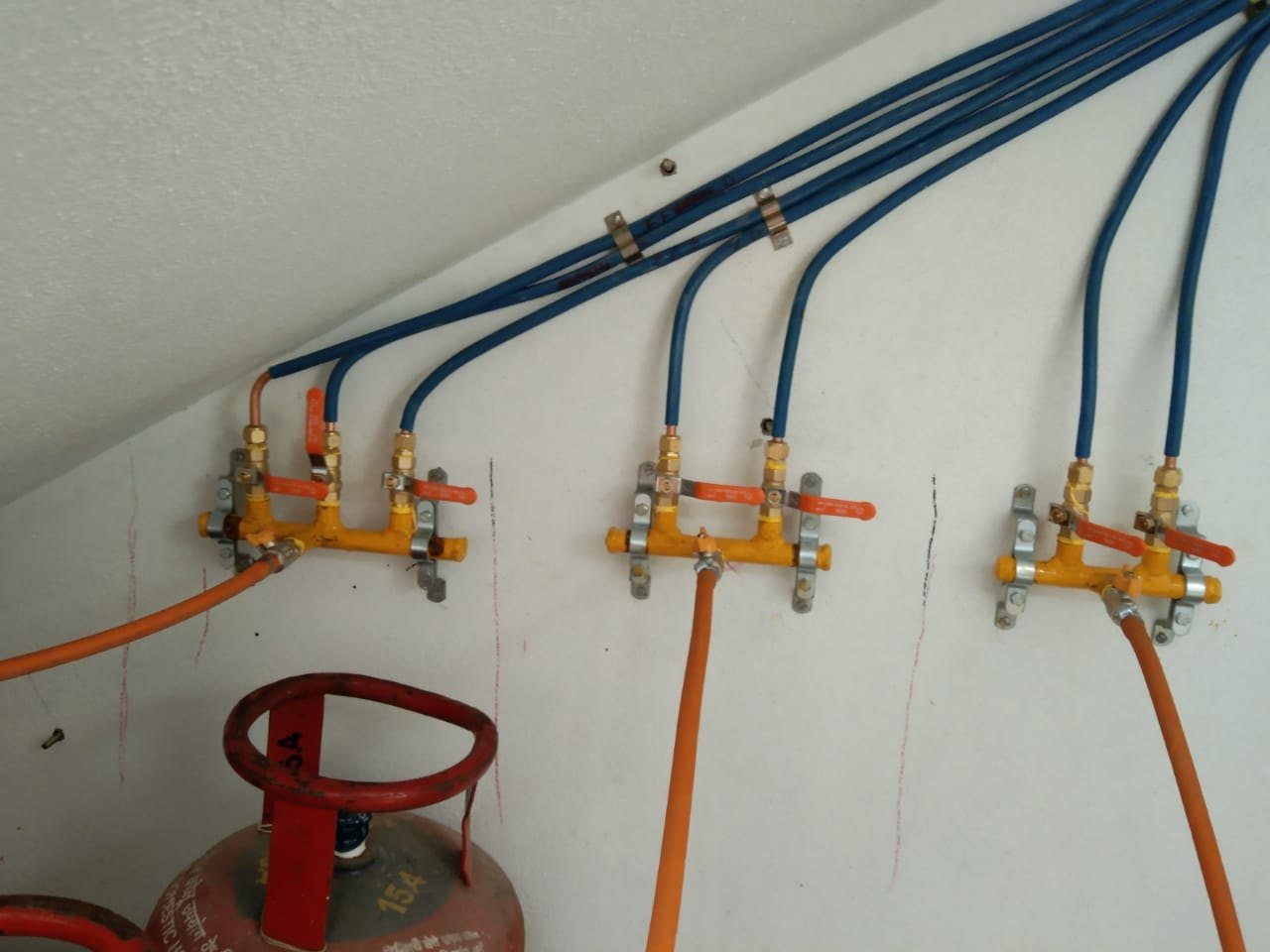 Residential and industrial copper gas pipe installation